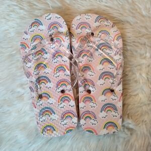 5 for $10 🥳 Kids pink rainbow flip flop sandals
